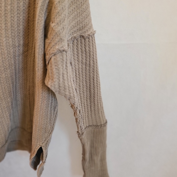 We The Free by Free People Women's New Magic Thermal Top in Golden Olive Sz S, M - Picture 9 of 9